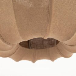 Vintage houten vogelnest, handgemaakt met natuurlijke materialen, elegant en uniek sfeerbeeld.