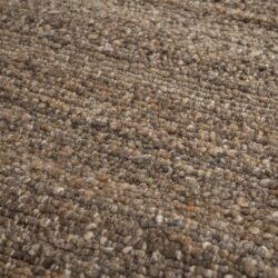 Modern, warme tapijt met steppeffect, geschikt voor woonkamer of kantoor, vervaardigd uit hoogwaardige materialen, biedt comfort en duurzaamheid.