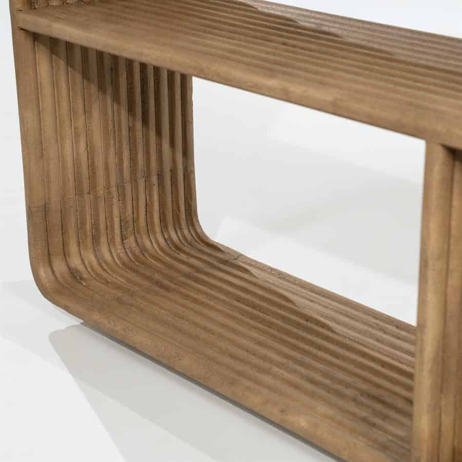 Massief houten meubel, modern design, minimalistisch houten tafel, natuurlijke materialen, duurzame meubels, houten tafelblad, design interieur, houten meubel meubelstuk, Scandinavisch interieur, handgemaakt hout, hoogwaardige afwerking, robuust en stijlvol, eco-vriendelijk hout, ambachtelijke meubelmakerij, Mokana Meubelen, houten industrieel meubel.