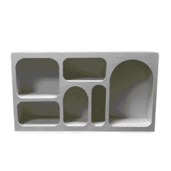 Organische witte houten muurplank met verschillende open vakken, perfect voor organizing en decoratie in woonkamer of slaapkamer. Mokana Meubelen biedt stijlvolle en functionele opbergoplossingen.