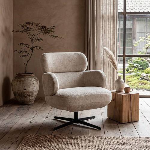 Zacht en comfortabel fauteuil Rana met een modern design, perfect voor een gezellige zithoek. Gemaakt van hoogwaardige materialen, ideaal voor een stijlvolle en ontspannen interieur.