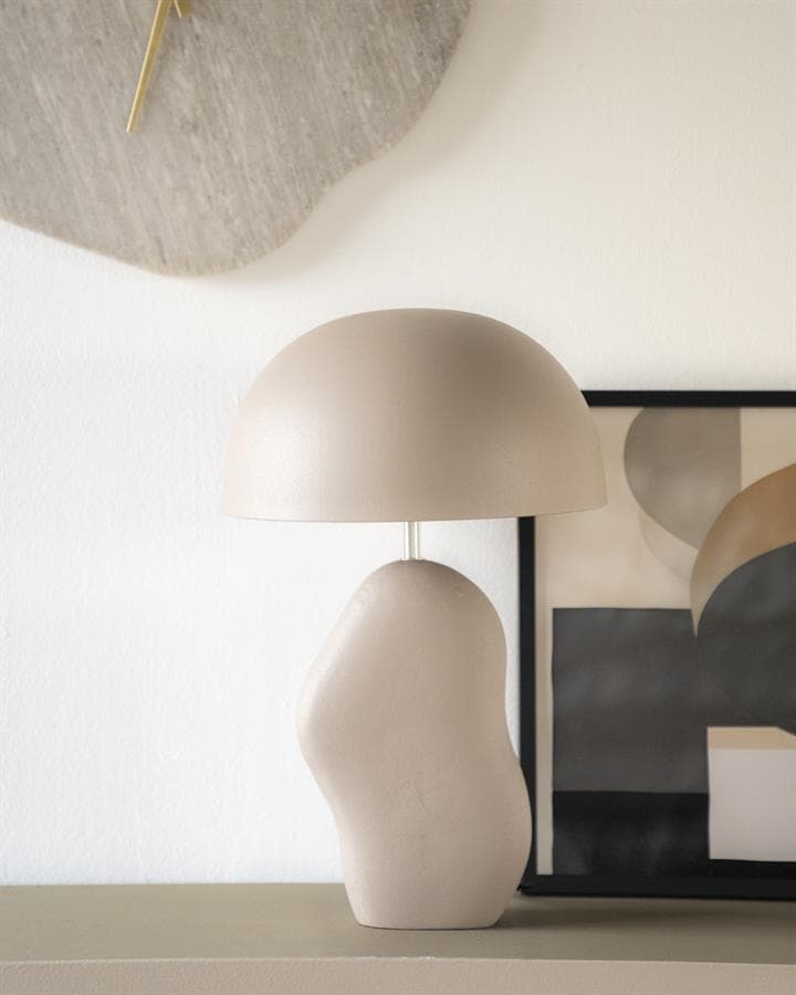 Moderne keramieken tafellamp met abstract design, geschikt voor binnen- en slaapkamerinterieur.