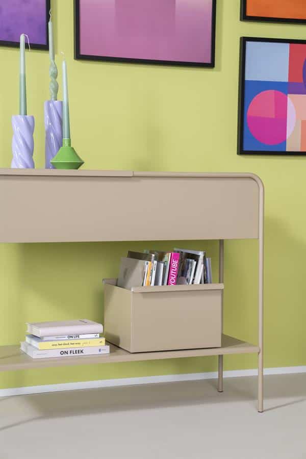 Moderne beige wandkast met open opbergkast en boeken, perfect voor een stijlvolle en functionele woonruimte.