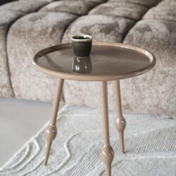 Vloerlamp, uniek design, modern interieur, stijlvolle woonaccessoires, Mokana meubels.