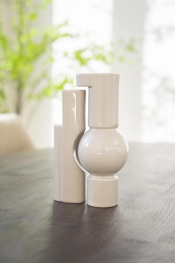 Elegante witte keramische vazen set, modern design, ideaal voor decoratie in woonkamer of sfeercreatie in interieur, verkrijgbaar bij Mokana Meubelen.