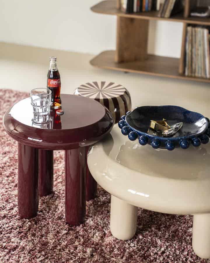 Unieke, ronde bijzettafels van Mokana Meubelen in modern design, perfect voor woonkamer of lounge met opvallende kleuren en fijne afwerking.