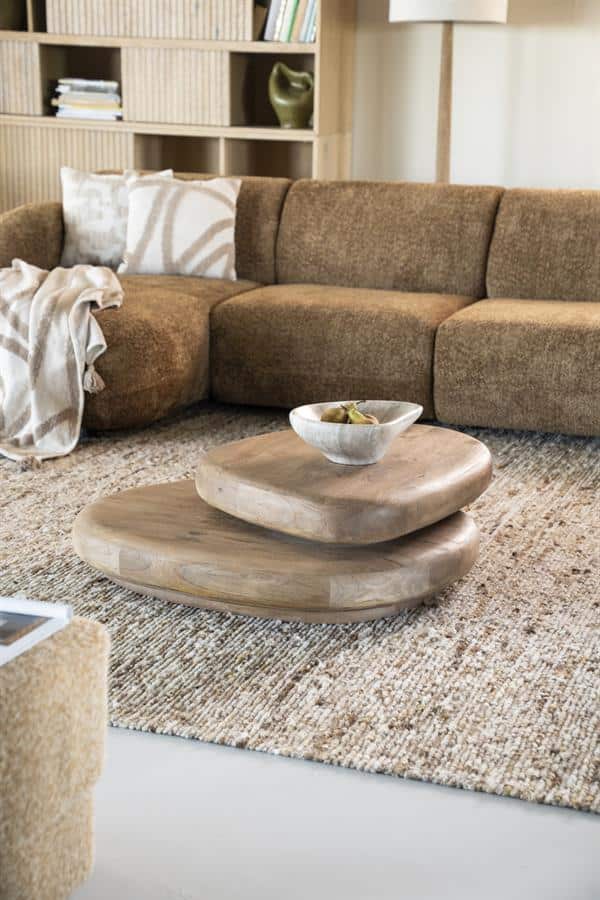 Houten salontafel set in modern woonkamer, multifunctioneel en design. Perfect voor een stijlvolle woonkamer inrichting.