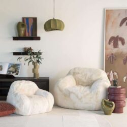 Gebruiken van natuurlijke en comfortabele Mokana meubelen in een modern woonkamer interieur.
