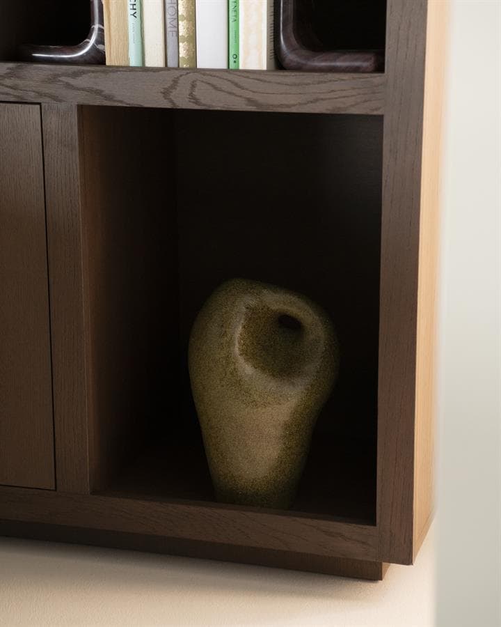 Kantoormeubel met houten afwerking, moderne woonkamer of kantooropstelling, moderne meubels, hoge kwaliteit hout, stijlvolle interieurdecoratie.