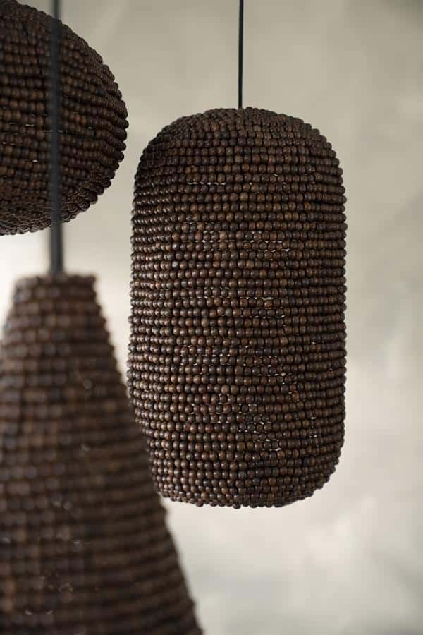 Rustiek hanglamp gemaakt van koffiebonen set, duurzame houten design verlichting, originele decoratie voor woning en koffiehoek.