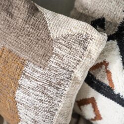 Hoge kwaliteit gevarieerde tapijten met modern en landelijk ontwerp, perfect voor stijlvolle interieurdecoratie.