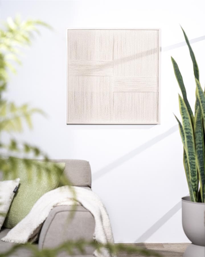 Sfeervolle woonkamer met Mokana meubels, modern en minimalistisch design met lichte houtafwerking en natuurlijke tinten.