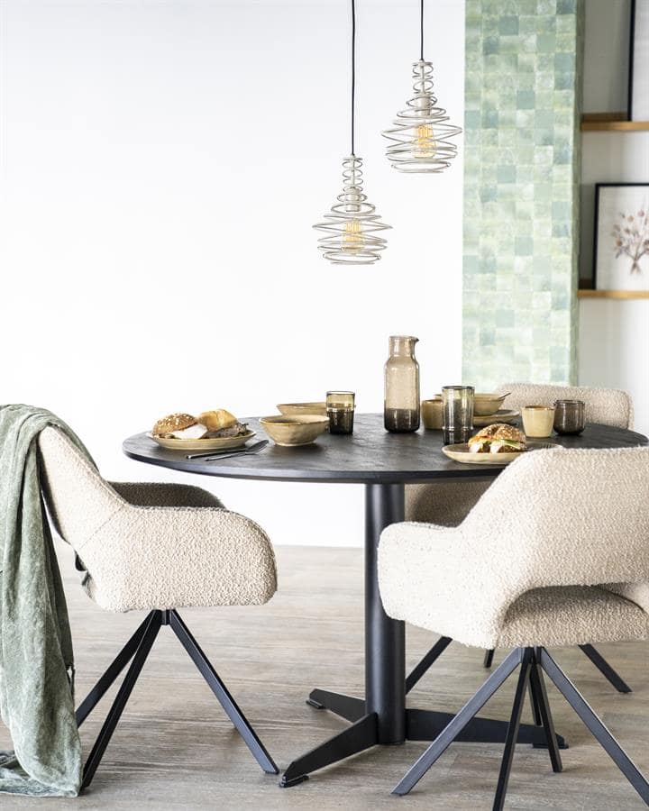 Elegante moderne eetkamertafel met zwart houten blad en minimalistisch design, perfect voor moderne interieurs.