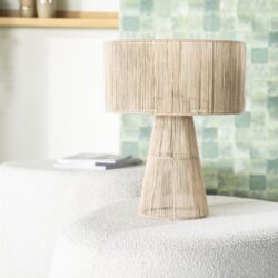 Moderne houten tafellamp, Scandinavisch design, natuurlijke materialen, sfeervolle woondecoratie, Mokana meubels NL.