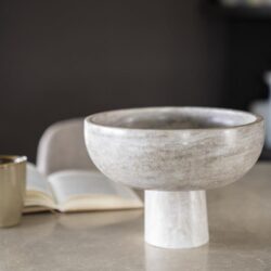 Elegante betonnen vazen in moderne interieurstijl, perfect voor Macona Meubelen.