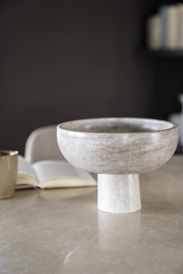 Elegante betonnen vazen in moderne interieurstijl, perfect voor Macona Meubelen.