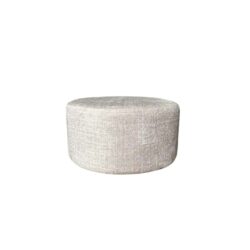 Elegante ronde meubelpoef in licht beige stof, ideaal voor woonkamer of slaapkamer, combineert comfort en stijl, perfect voor extra zitruimte of als decoratief accent.