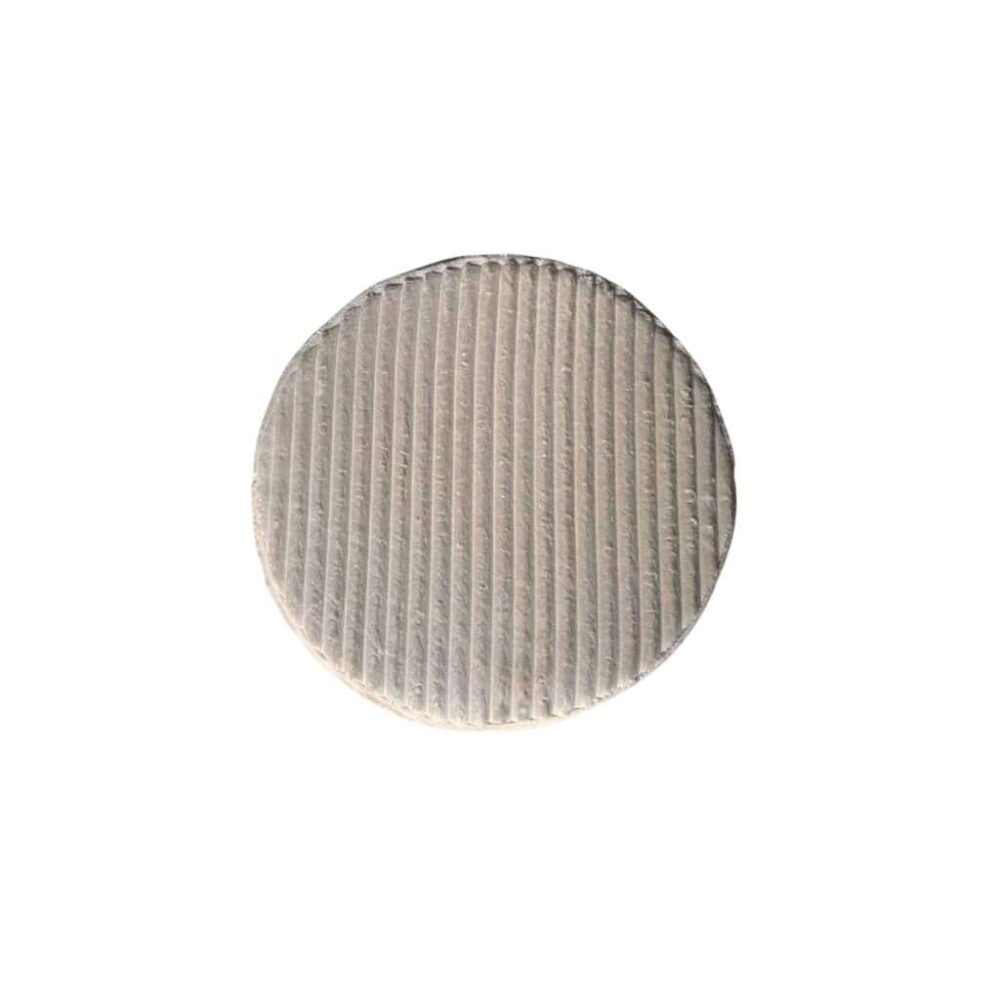 Ronde, betonnen deurknop met groeven, minimalistisch design voor houten of industriële meubels.