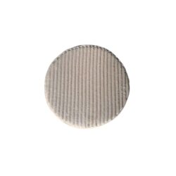 Ronde, betonnen deurknop met groeven, minimalistisch design voor houten of industriële meubels.