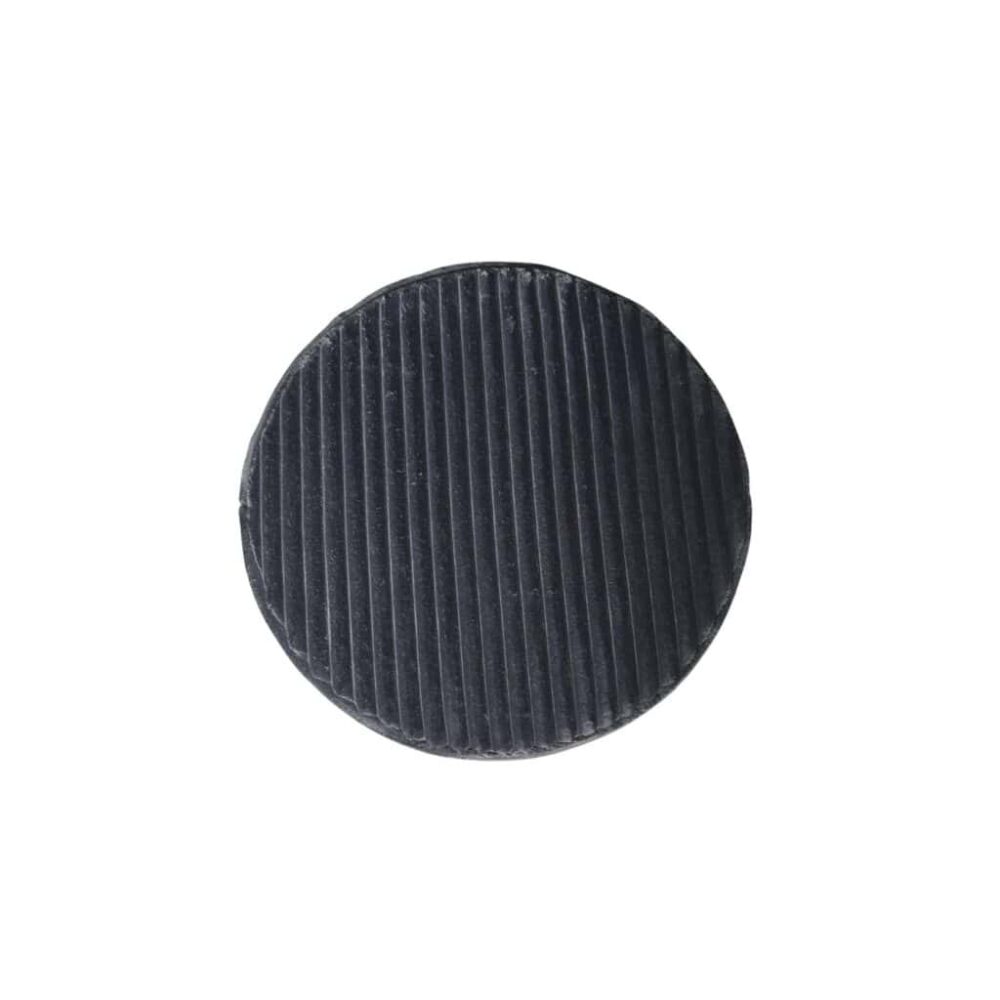 Ronde zwarte meubelknop met ribbelstructuur voor keukenkasten en meubels.