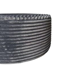 Robuuste zwarte houtbewerking tafelpoten met gedetailleerd ontwerp, geschikt voor maatwerk meubelen en interieurdesign.