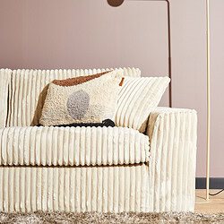 Rijke textielkleuren en exclusief design maken deze moderne sofa van Mokana Meubelen uniek en comfortabel.