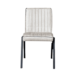 Elegant eetkamerstoel met velvet bekleding en zwarte houten poten, perfect voor een modern interieur - Mokana meubelen.