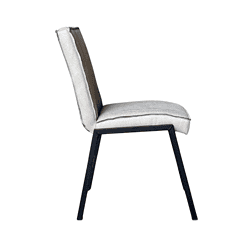 Modern eetkamerstoel met zwart gepoedercoaten frame en lichtgekleurde stof bekleding, perfect voor een stijlvolle en comfortabele eetruimte.