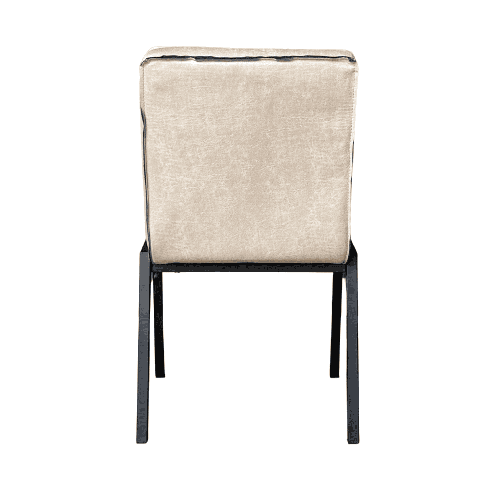 Modern eettafelstoel met beige bekleding en zwart metalen onderstel, ontworpen door Mokana Meubelen. Perfect voor een stijlvolle en comfortabele eetkamer of kantoorruimte.