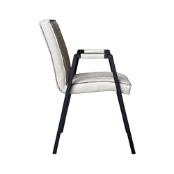 Elegante modern eettafelstoel met bekleding in lichtgrijze stof en zwarte houten poten, ontworpen voor stijlvol en comfortvol wonen.