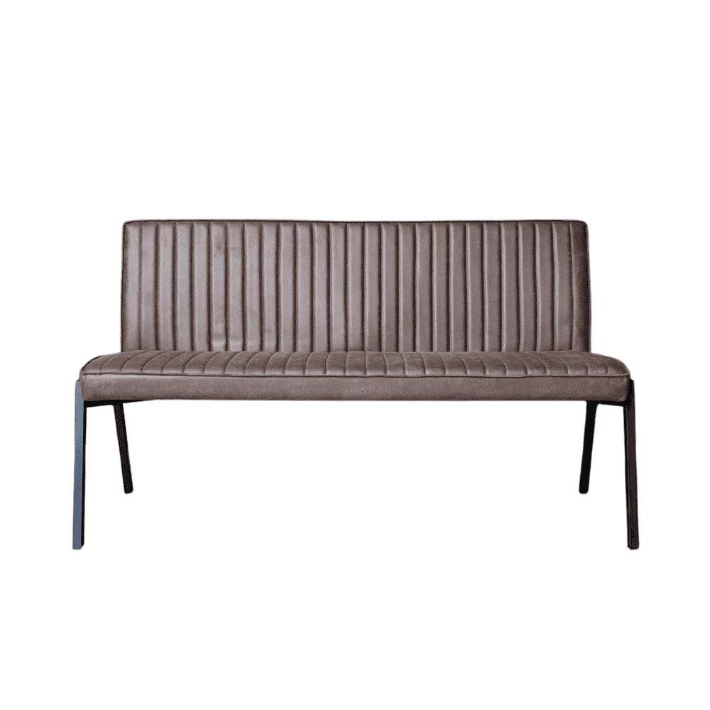 Leren bank met vintage design en gestikte details, perfect voor modern interieur.