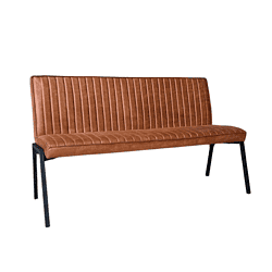 Robuuste bank met gestikte stoffen bekleding in warm bruin, moderne zwarte metalen poten - Mokana Meubelen.