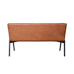 Minimalistisch bankje met een warme, terracotta bekleding en zwart metalen poten, perfect voor modern interieurdesign en comfortabele zitplaatsen.