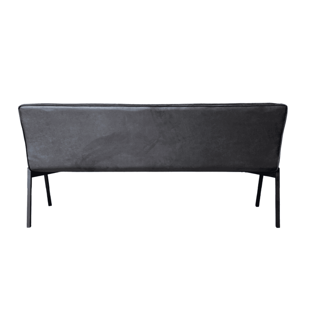 Modern design leren bank, zwart met metalen poten, elegant en comfortabel, perfect voor een stijlvolle woonkamer, ontworpen door Mokana Meubelen.