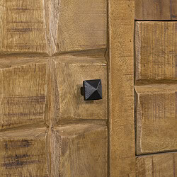 Robuuste houten meubel met gedetailleerde houtnerf en zwart metalen knoopdecoratie, perfect voor rustieke interieurstijlen en maatwerk meubelontwerp.