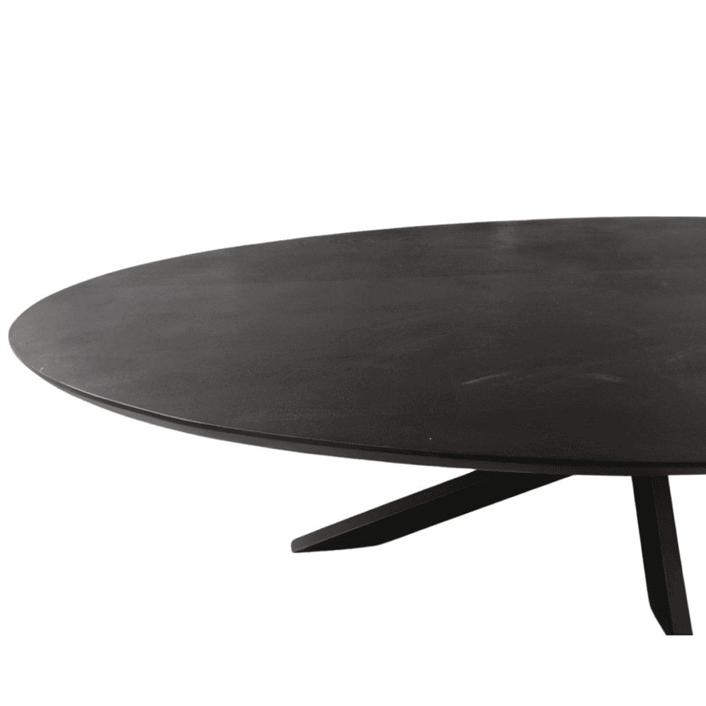 Hoogwaardige zwarte eettafel van Mokana Meubelen met minimalistisch design, perfect voor moderne eetkamers, vervaardigd uit duurzaam hout, elegante afwerking, en stevige constructie voor jarenlang gebruik.