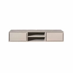Strak en modern wandmeubel van Mokana met open en gesloten opbergruimte, perfect voor een minimalistische inrichting.