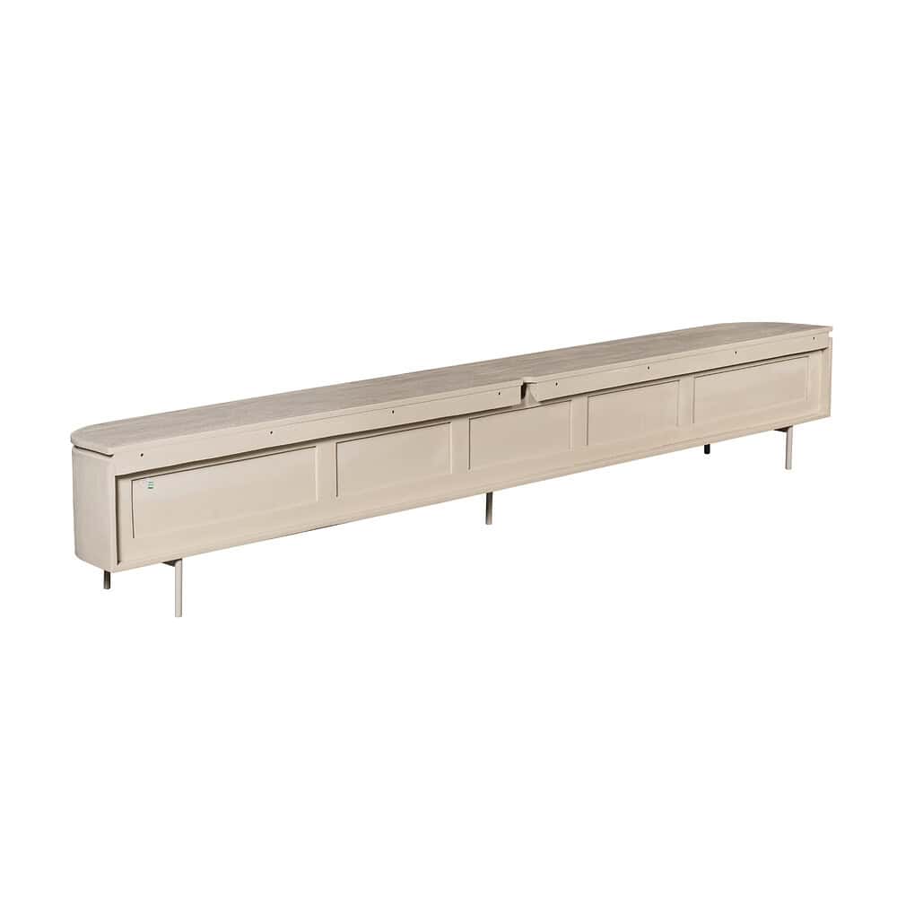 Eettafel van massief eikenhout met strak design en natuurlijke afwerking, perfect voor moderne interieurs en woonkamers.