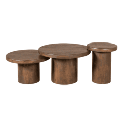 Eettafelset van massief hout met drie rond tafelbladen op verschillende hoogtes, modern en natuurlijk design.