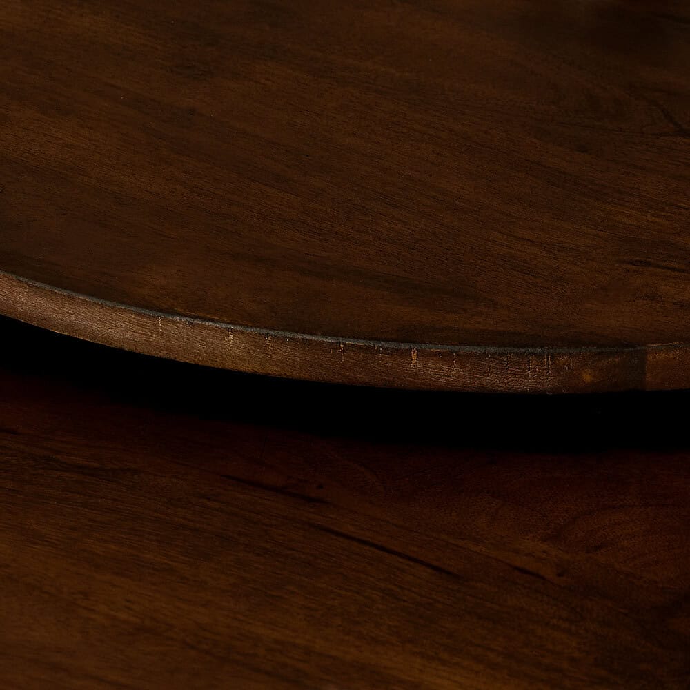 Kwalitatief afgewerkt massief houten meubel met duurzame afwerking - ideaal voor luxe woonkamer en eetkamer inrichting.