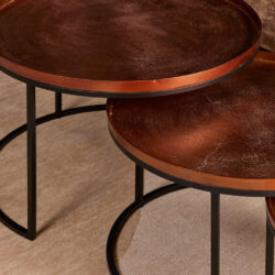 Rustieke ronde salontafels van wood and metal, perfect voor moderne woonkamer decoratie, handgemaakt, natuurlijk houten afwerking, industrieel design, multifunctioneel gebruik.