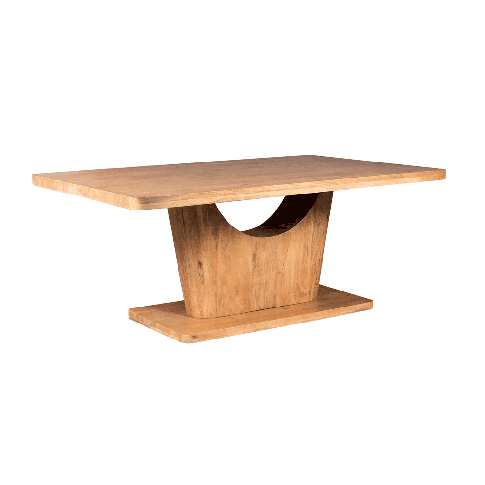 Robuuste houten eettafel met modern design, ambachtelijk vakmanschap en natuurlijke afwerking, perfect voor Scandinavisch interieur.