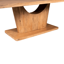 Stoere houten eettafel met unieke V-vormige basis, ambachtelijk gemaakt van massief hout, perfect voor een stijlvolle eetkamer of zakelijke omgeving.