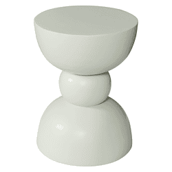 Robuuste witte bijzettafel van Mokana Meubelen met moderne, sculpturale vormgeving en hoogwaardig afwerking. Perfect voor een trendy, eigentijdse woonstijl.