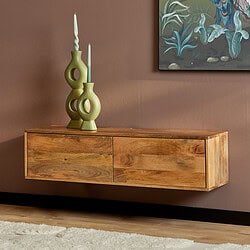 Elegante houten wandkast van Mokana Meubelen met een strakke, natuurlijke afwerking en moderne uitstraling, perfect voor een salon of woonkamer.