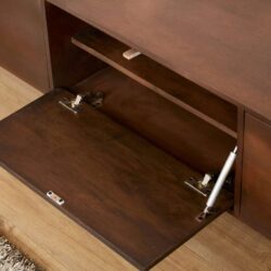 Antiek houten dressoir met soft-close lade en verstelbare plank, meubelstuk van hoge kwaliteit van Mokana Meubelen.