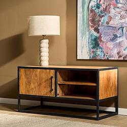 Strak houten tv-meubel met zwart metalen frame, modern design, perfect voor een gezellige woonkamer.