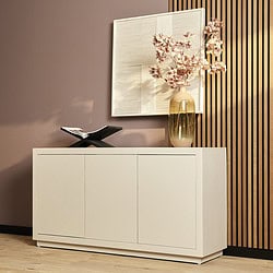 Elegante witte dressoir met strakke lijnen en ruime opslag, perfect voor moderne interieurdecoratie.