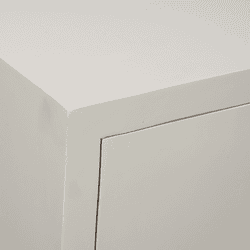 Strakke witte meubelrand close-up, modern minimalistisch meubilair ontwerp, hoogwaardige afwerking van hout en verf, Mokana Meubelen.