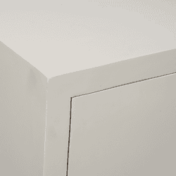 Minimalistisch wit meubel detail, moderne strakke uitstraling, houtstructuur, hoogwaardig MDF, design meubel voor eettafel of bureau, tijdloos en duurzaam.